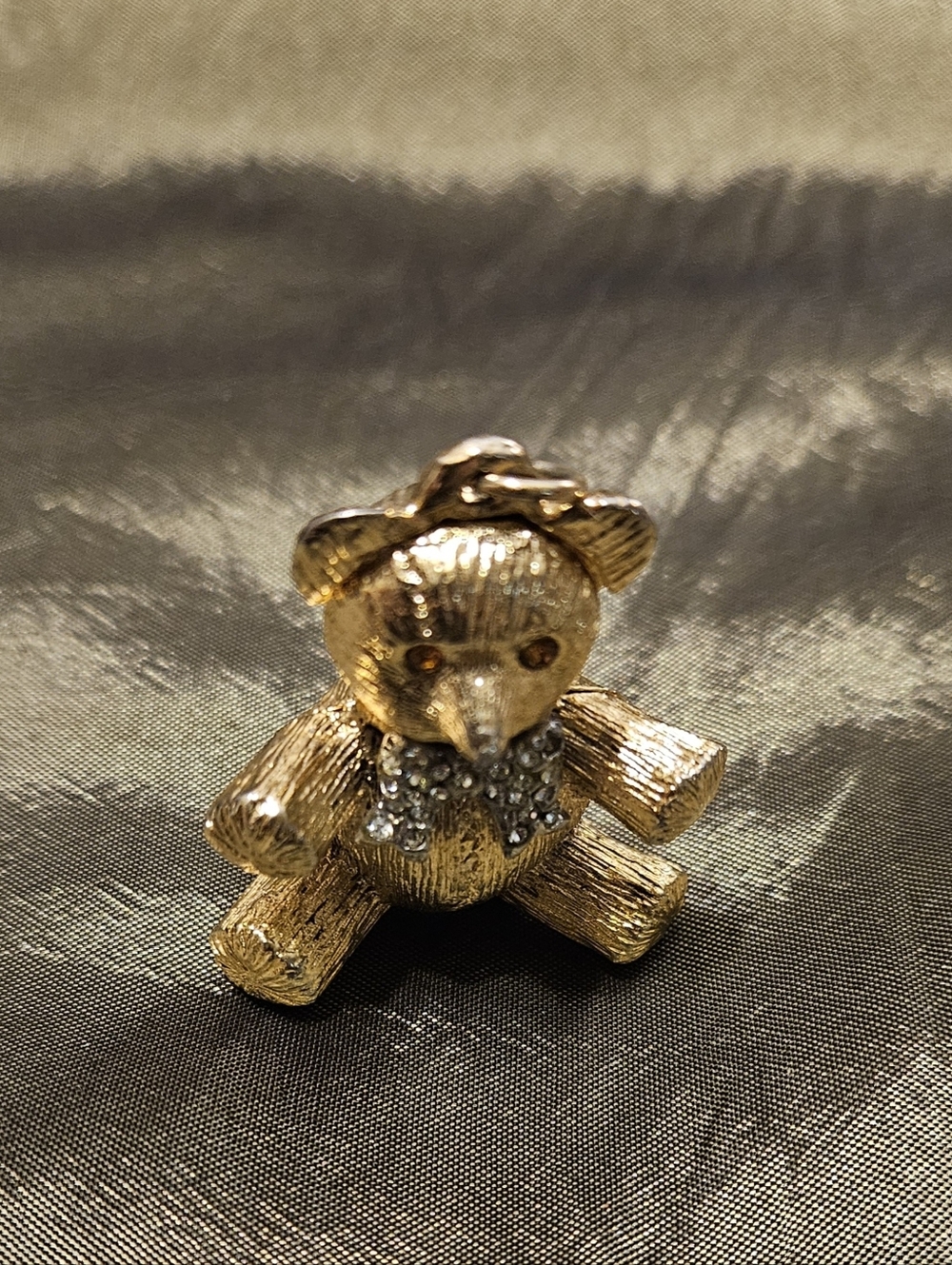 Vintage Gold-tone Teddy Bear Pendant Charm, that opens with Rhinestone. Small - Picture 4 of 5
